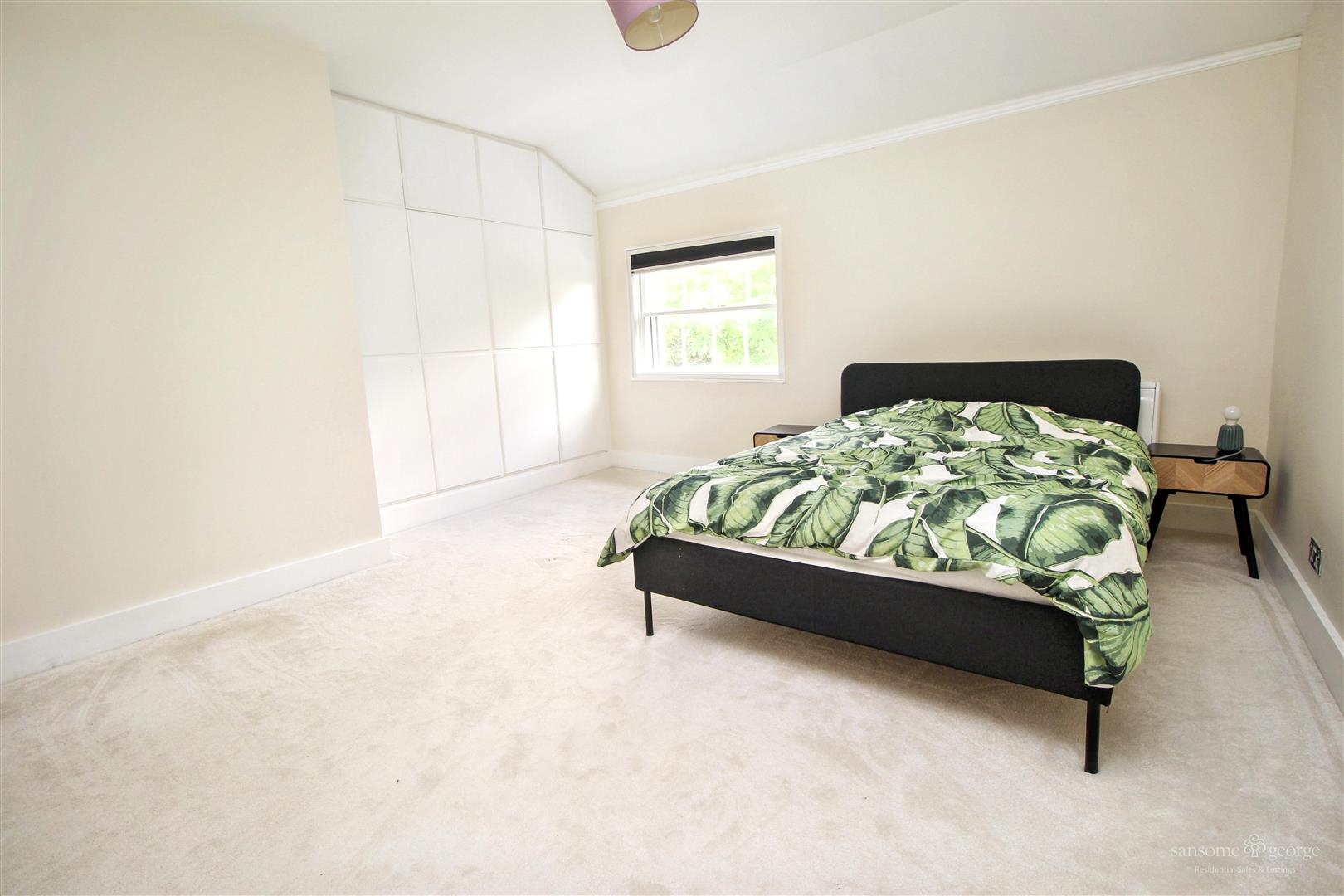 Trenthams Close, Purley On Thames, Reading